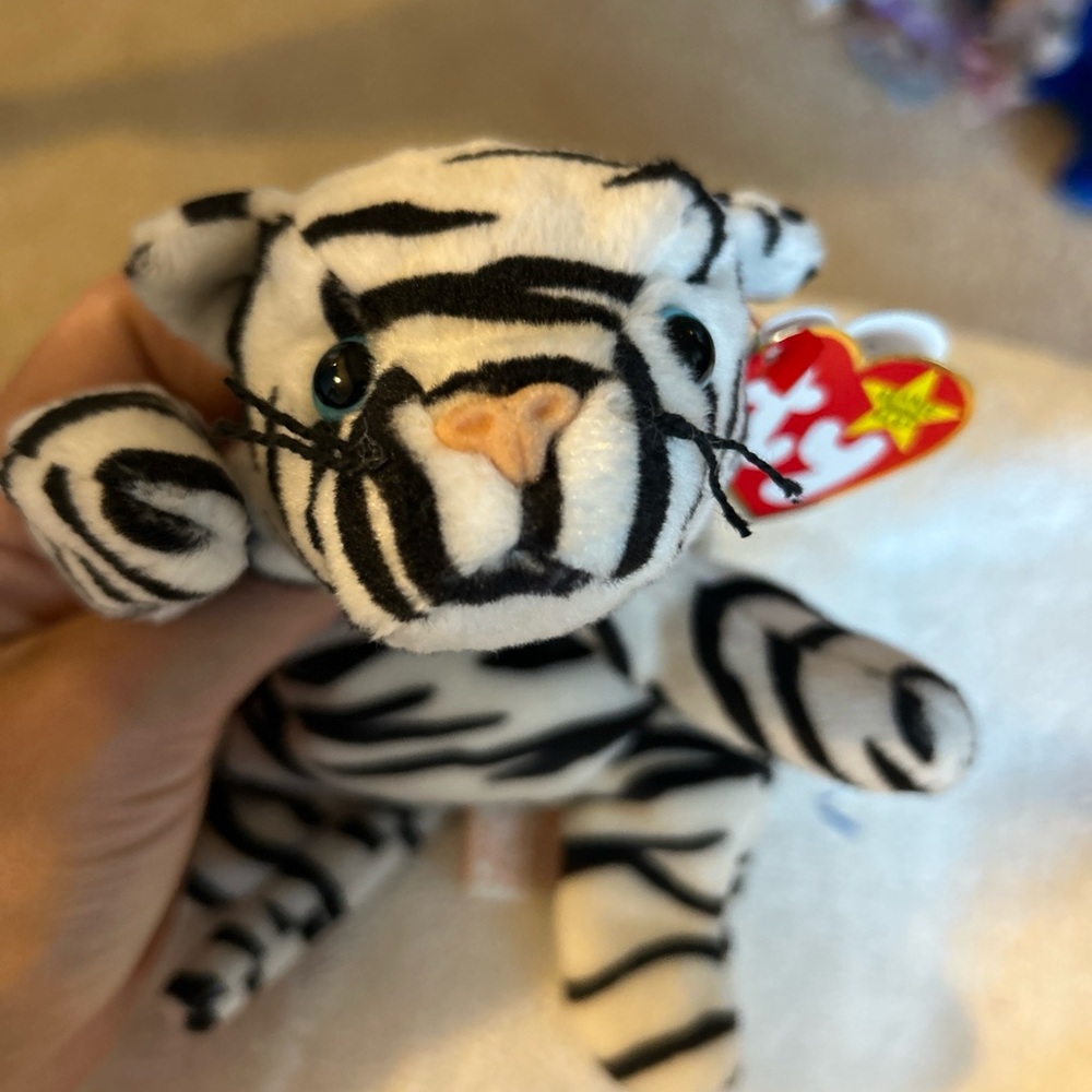 Ty beanie baby - “blizzard”